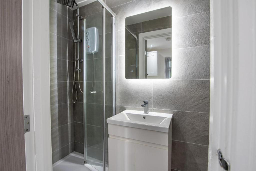 Luxurious Apartments - In Cardiff Exterior photo