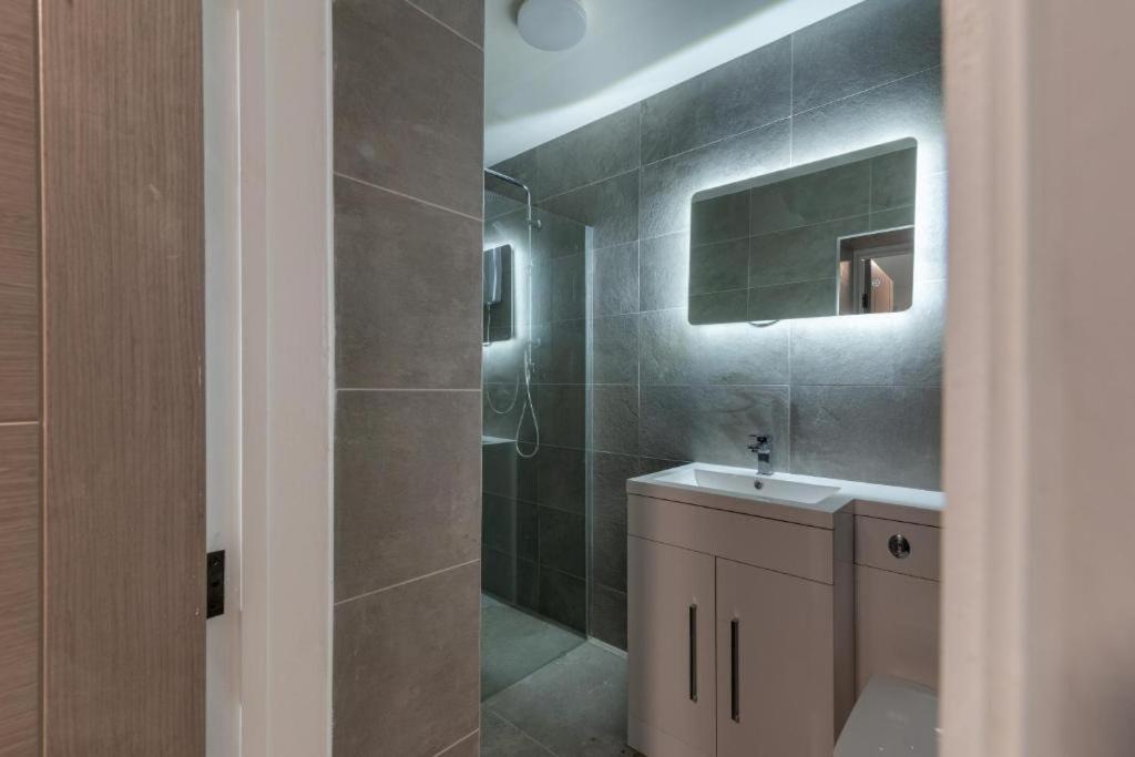 Luxurious Apartments - In Cardiff Exterior photo